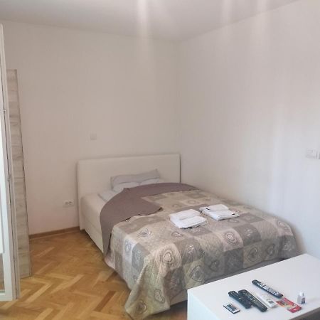 Apartamento Natasa Belgrado Exterior foto