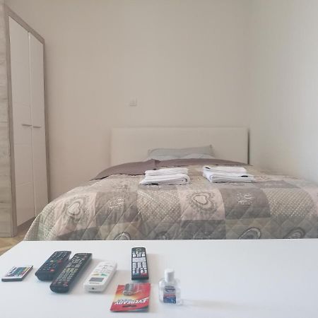 Apartamento Natasa Belgrado Exterior foto