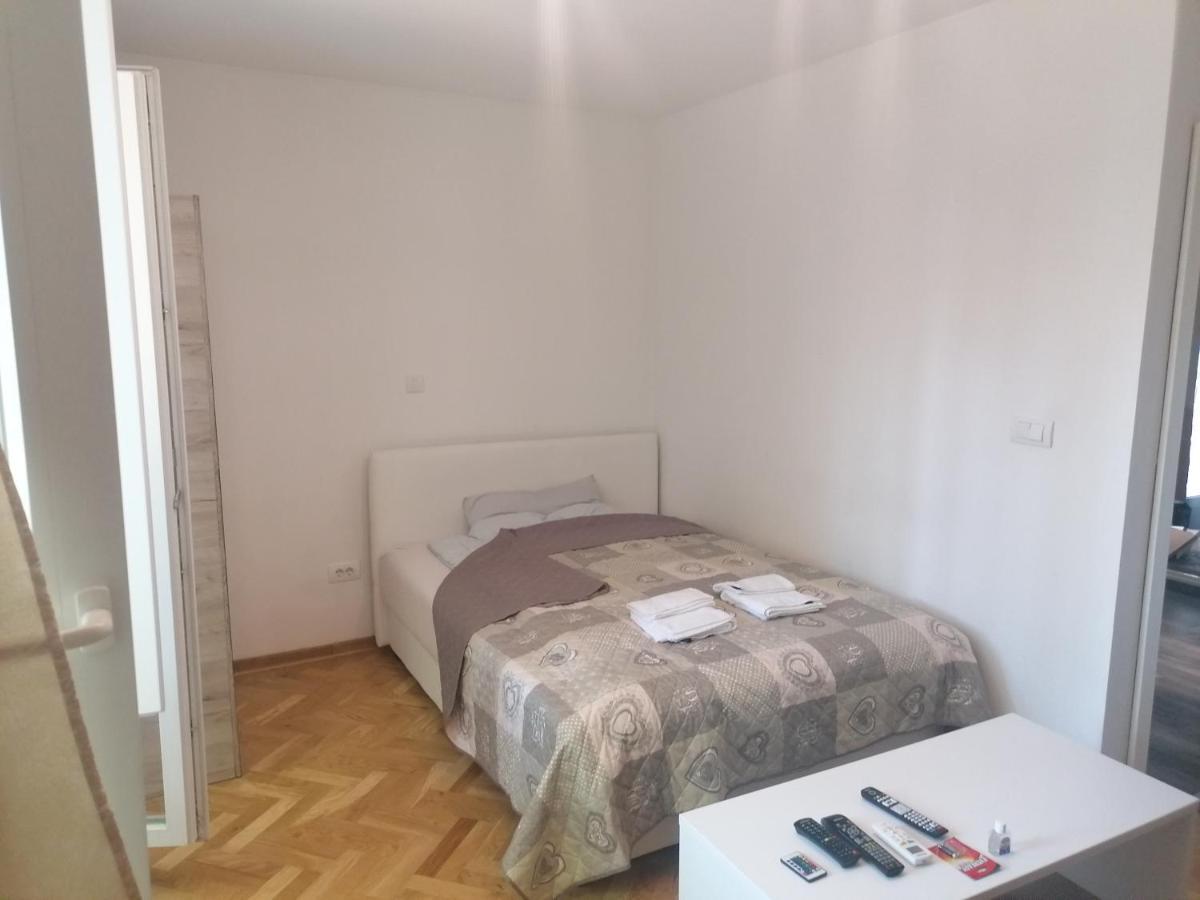 Apartamento Natasa Belgrado Exterior foto