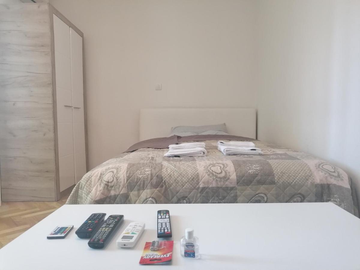 Apartamento Natasa Belgrado Exterior foto