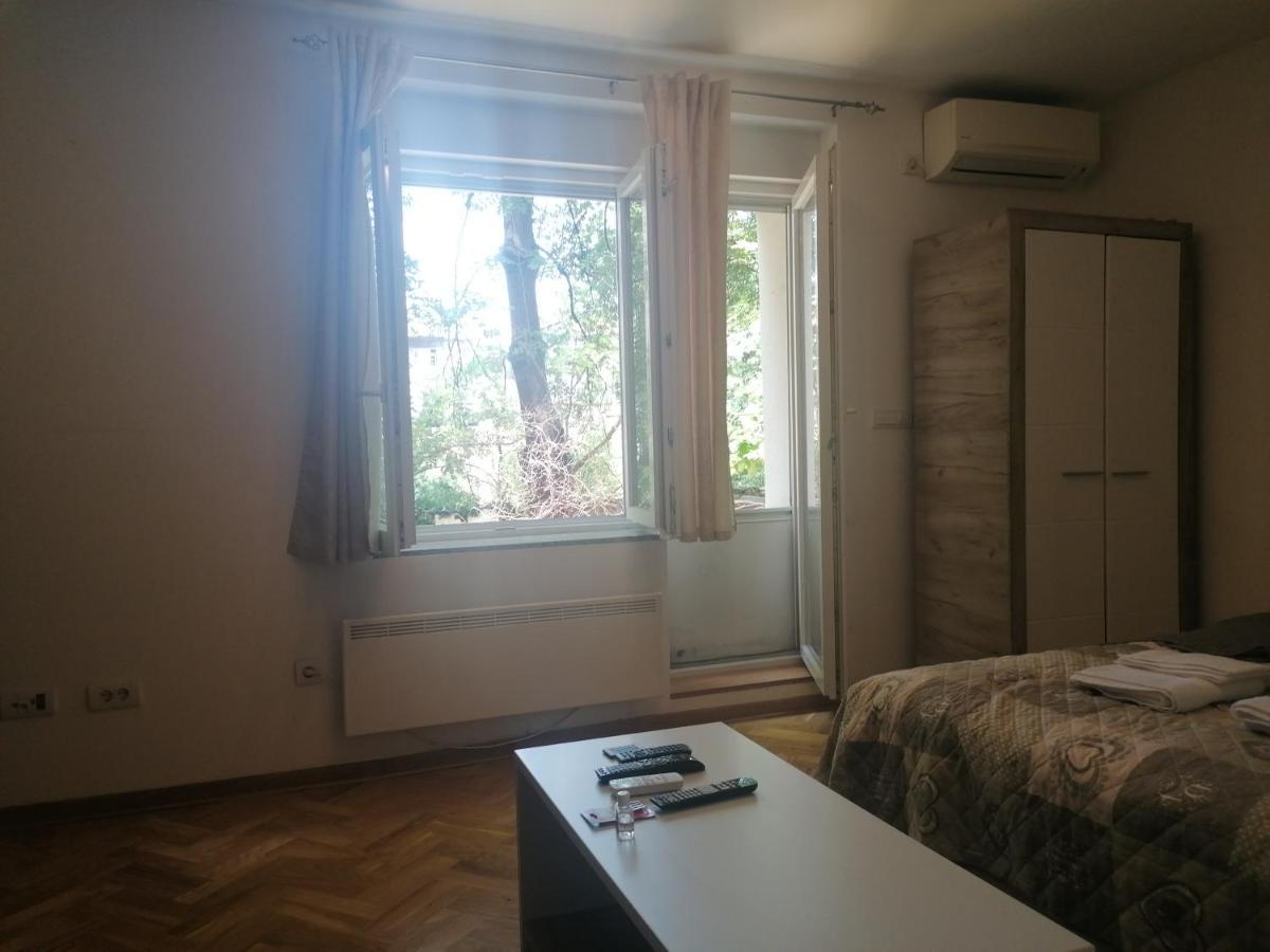 Apartamento Natasa Belgrado Exterior foto