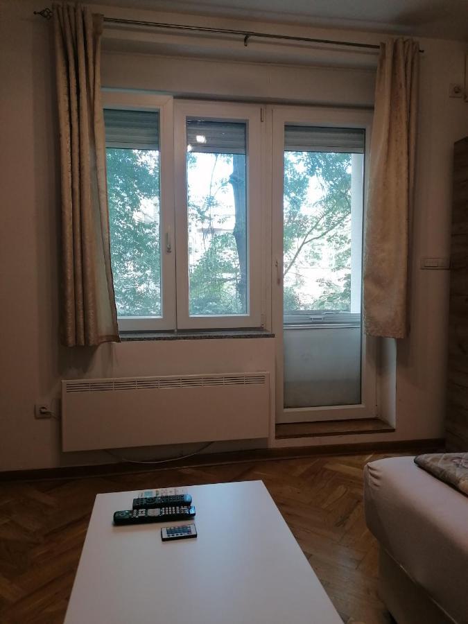 Apartamento Natasa Belgrado Exterior foto