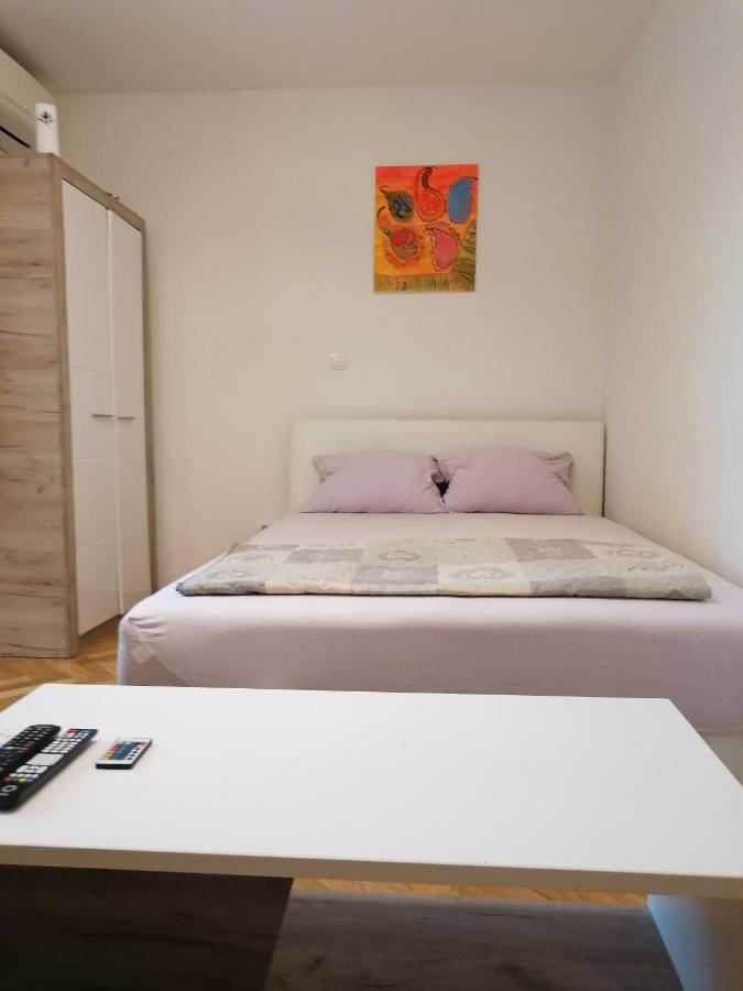Apartamento Natasa Belgrado Exterior foto
